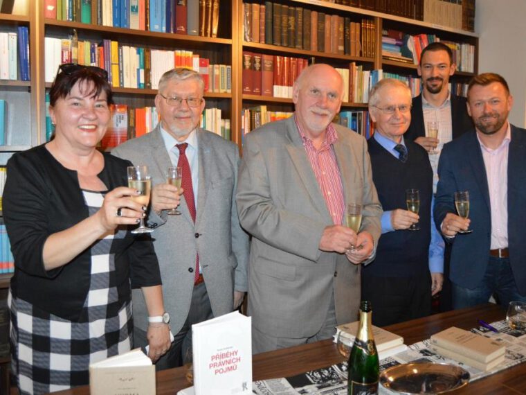 František Korbel pokřtil knihu Příběhy právních pojmů, další z řady sponzorovaných titulů HAVEL & PARTNERS