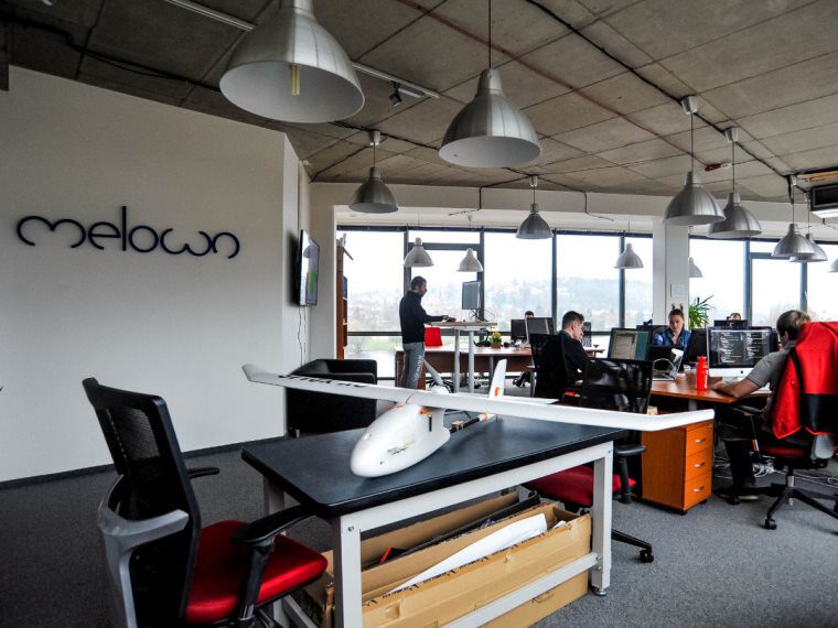 Poradenství Ivu Lukačovičovi při prodeji technologického startupu Melown Technologies švýcarské společnosti Leica Geosystems