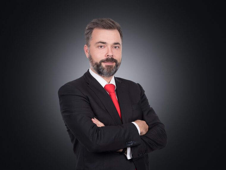 Žaloby na stát o odškodnění mají šanci uspět, říká advokát Petr Kadlec