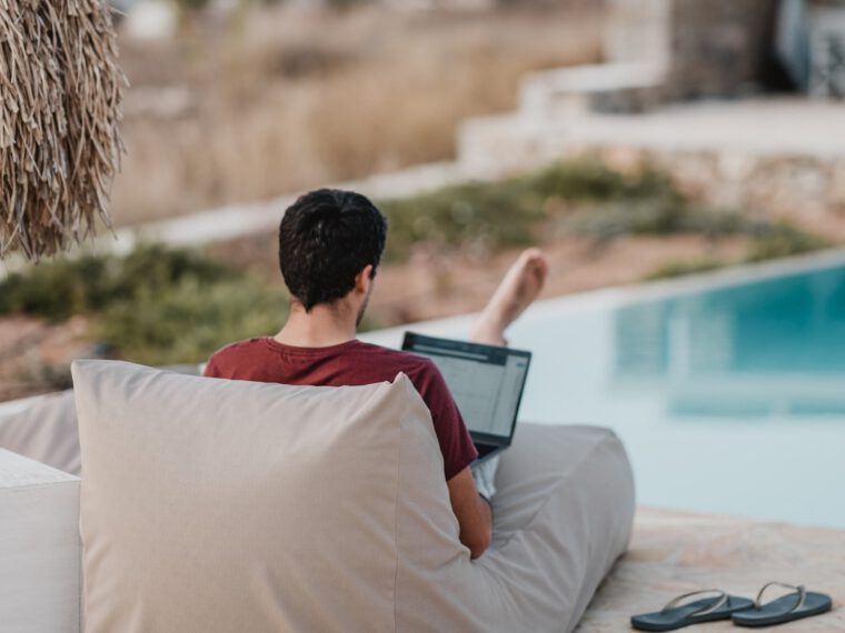 Home office z pláže? I ten má svá pravidla