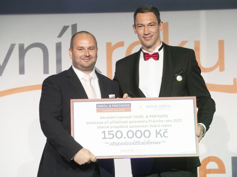 Advokátní kancelář HAVEL & PARTNERS podpořila organizaci Dobrá rodina charitativním šekem v hodnotě 150 tisíc korun