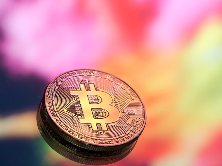 Obchodujete s kryptoměnami? Pak nezapomínejte i na správné zdanění